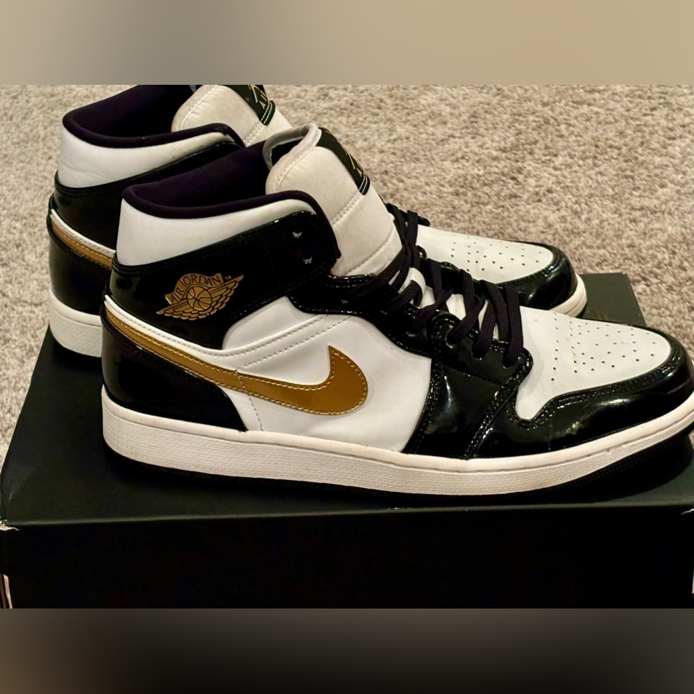 Men’s Nike Air Jordan mid